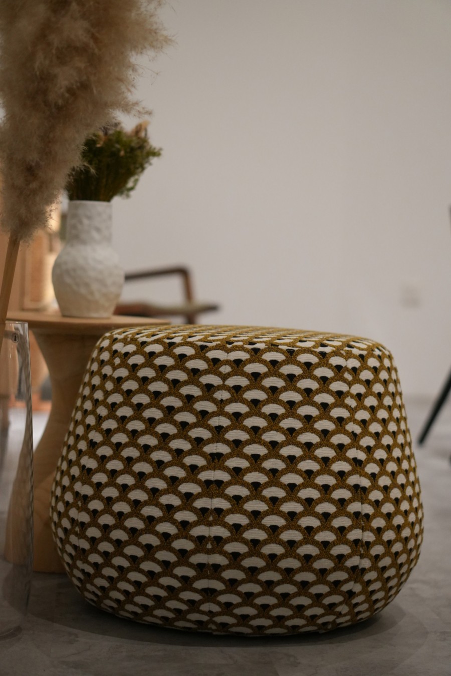 POM POM STOOL
