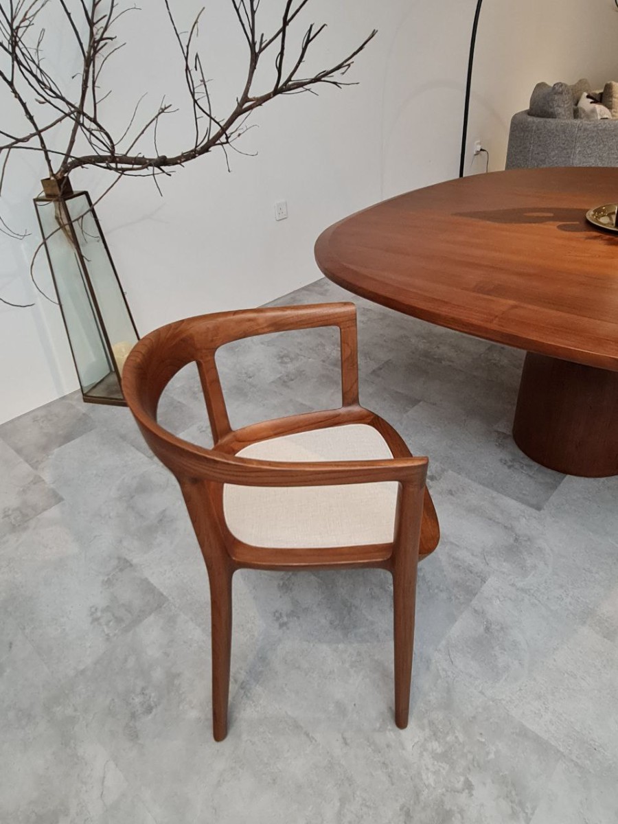 MILLER ARM DINING CHAIR