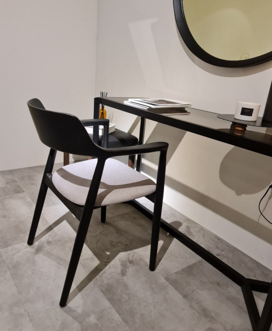 TAKASHI WITH FIXED CUSHION DINING CHAIR
