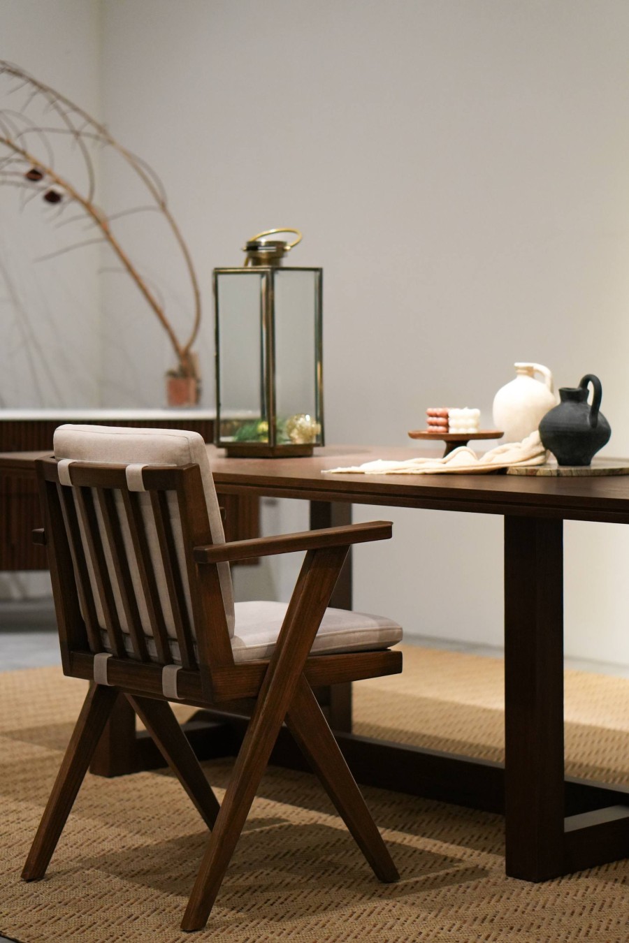 JOVET ARM DINING CHAIR