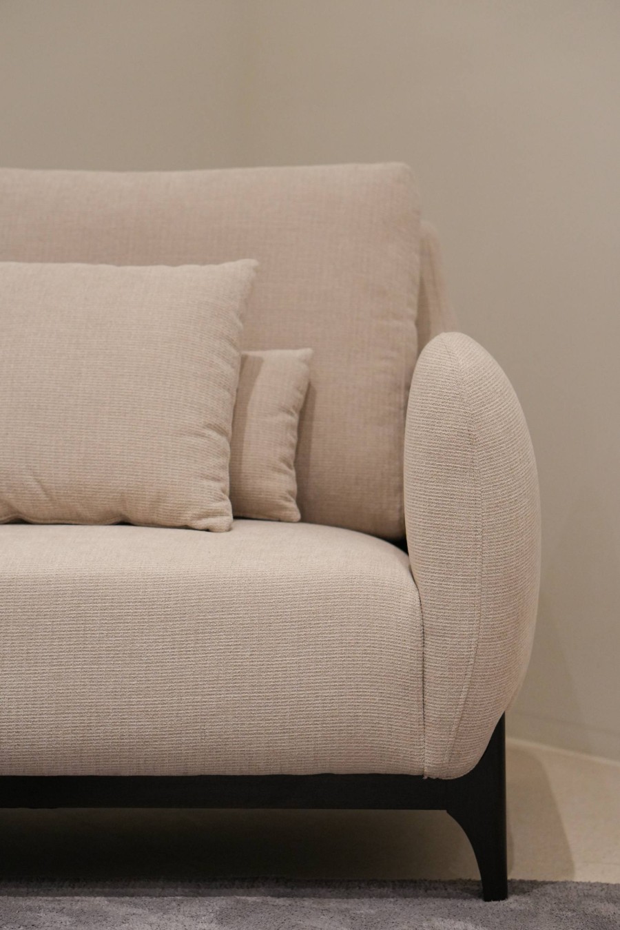 DORA SOFA