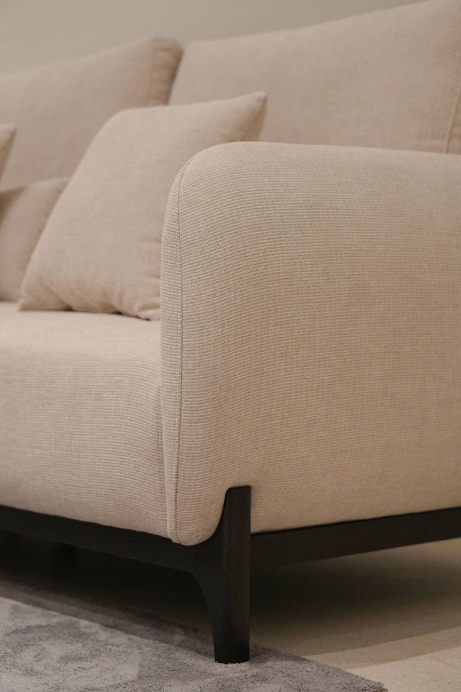 DORA SOFA