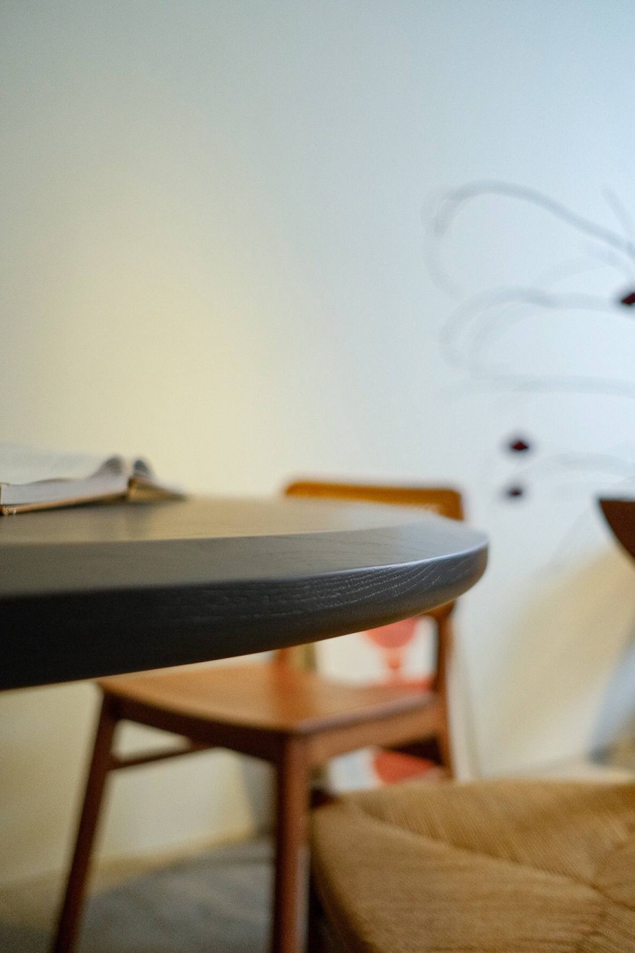 HASU DINING TABLE