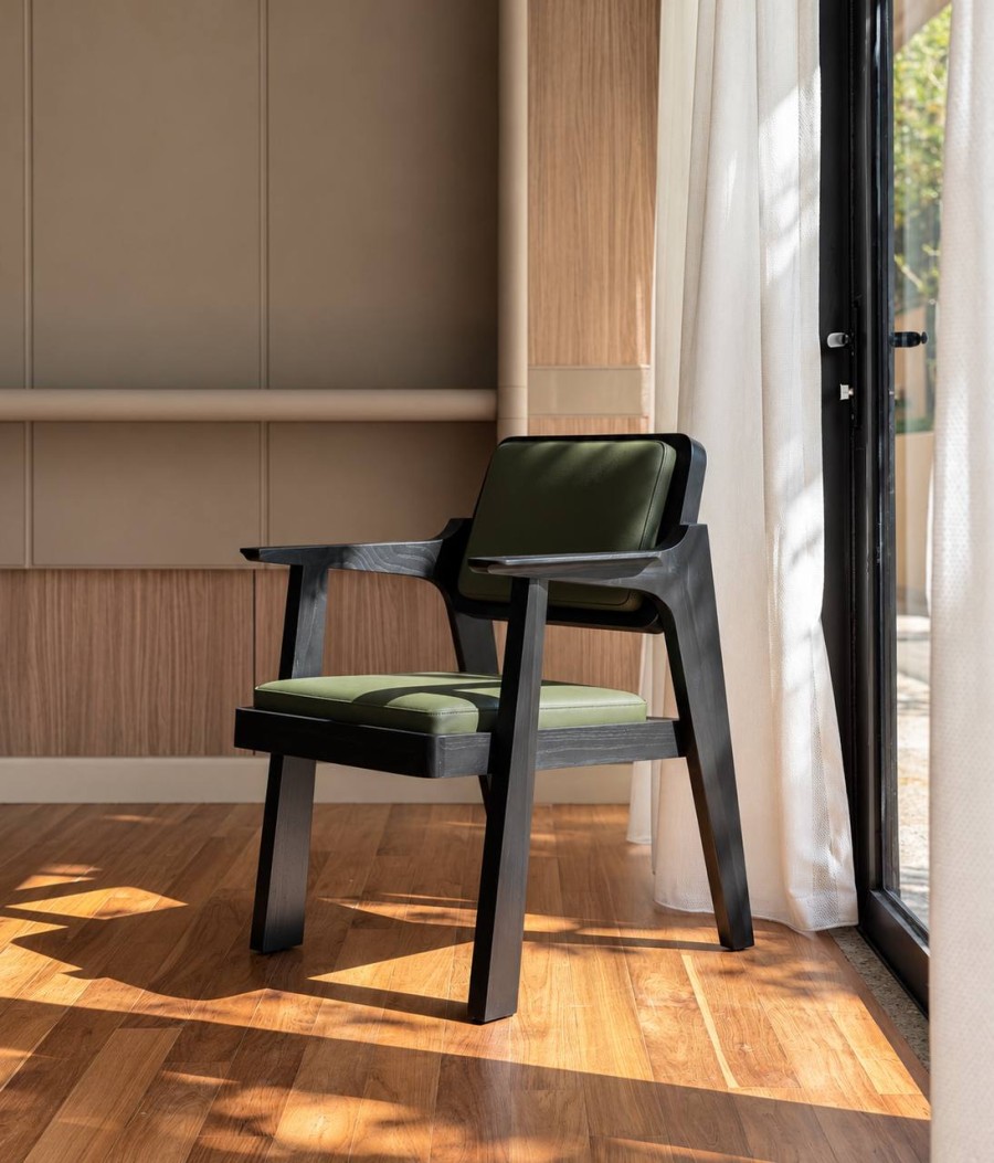 YORU ARM CHAIR