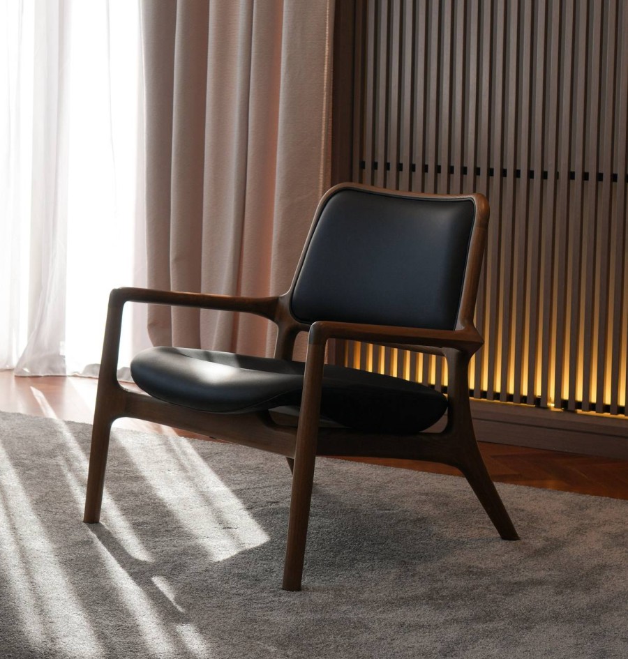 CONALD LOUNGE CHAIR