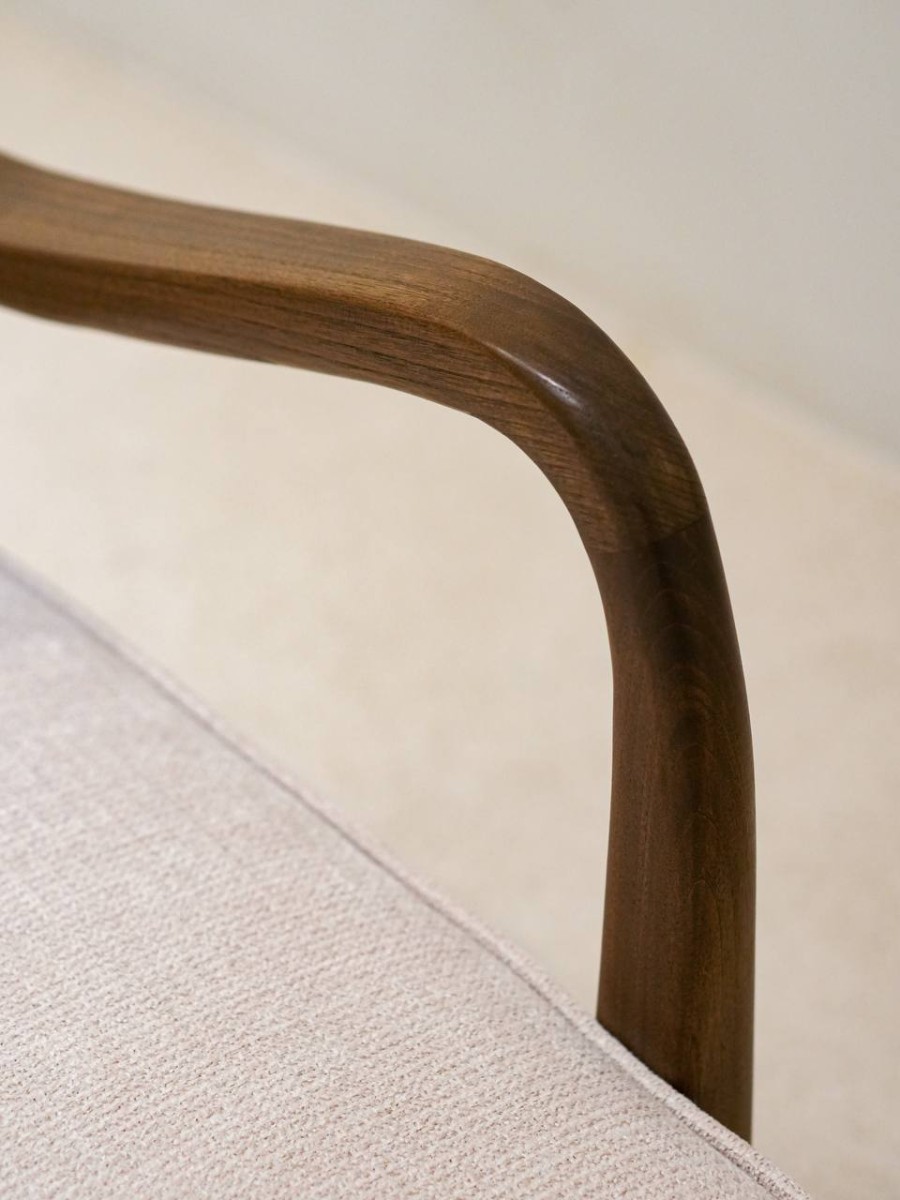 TREVOR LOUNGE CHAIR