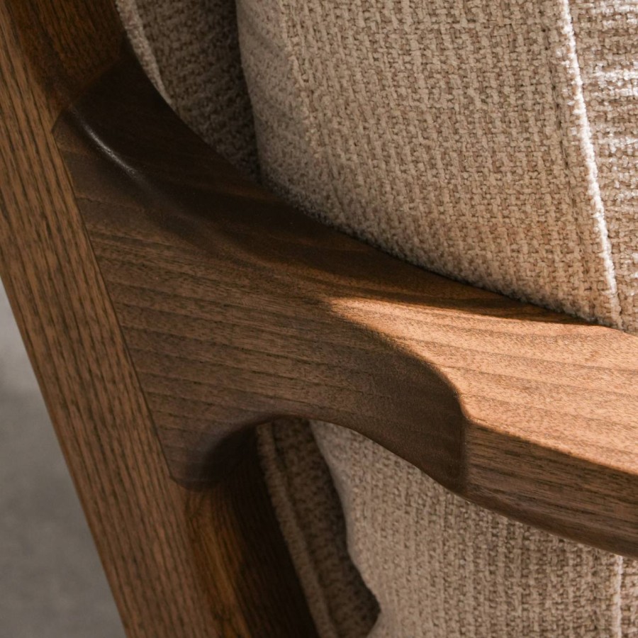 TREVOR LOUNGE CHAIR