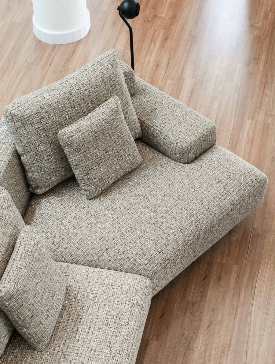 DANIEL SOFA