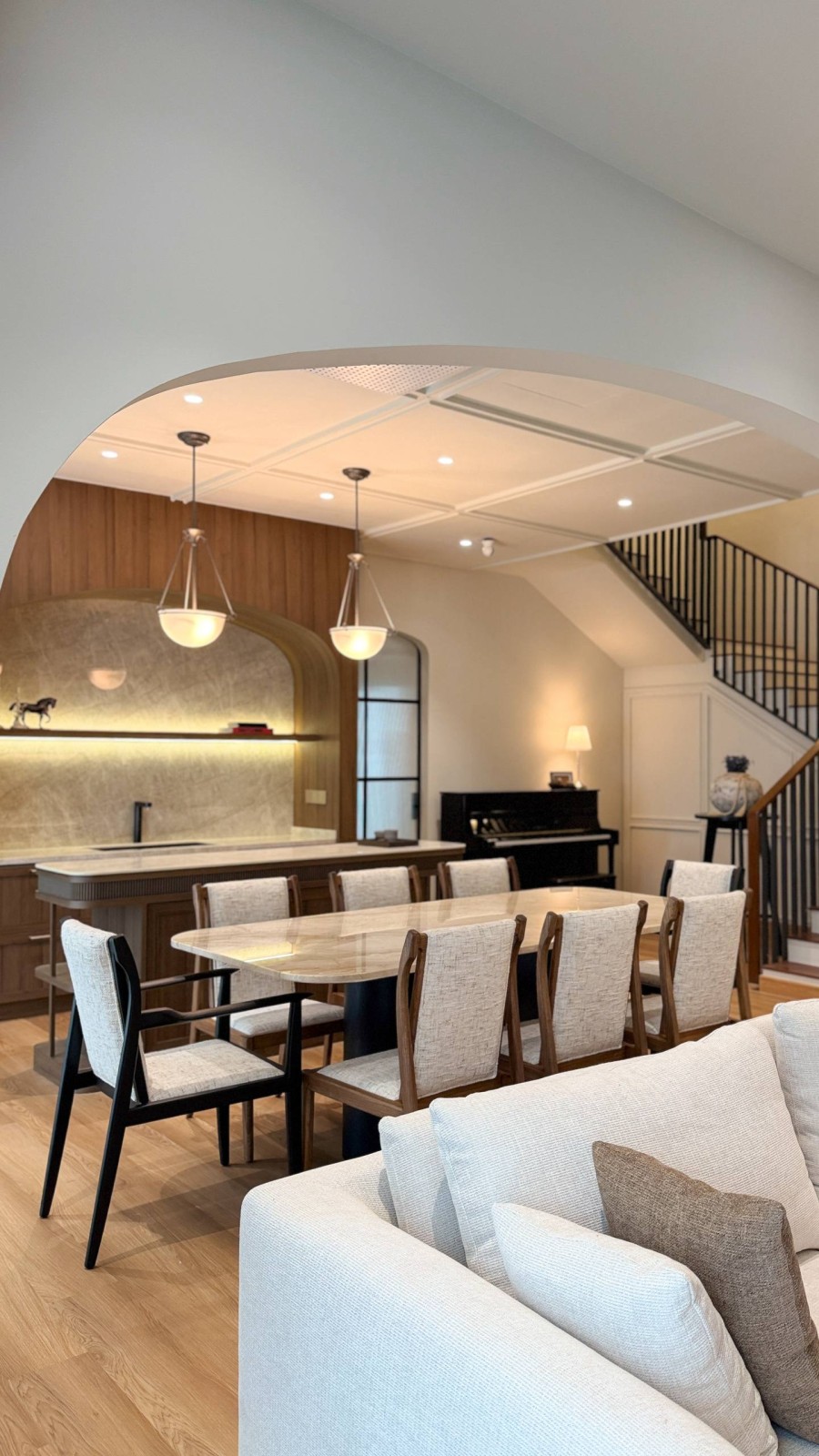 VIN DINING CHAIR