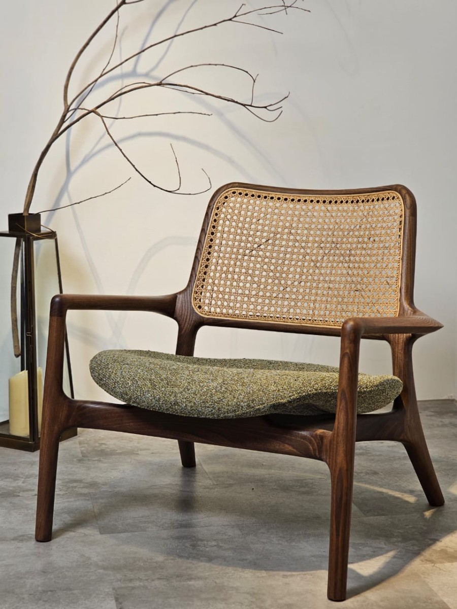 LONALD LOUNGE CHAIR