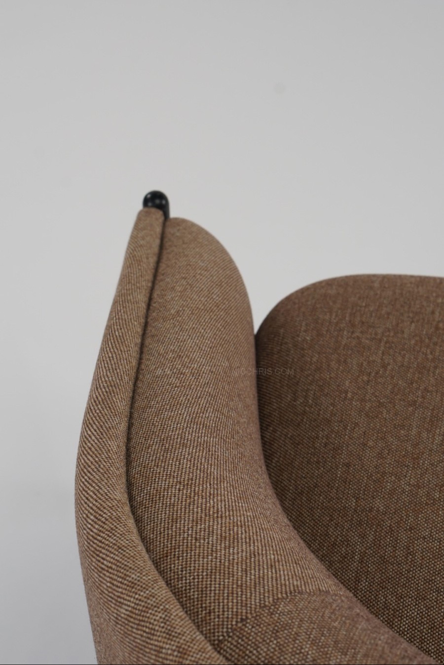ASHLEY LOUNGE CHAIR