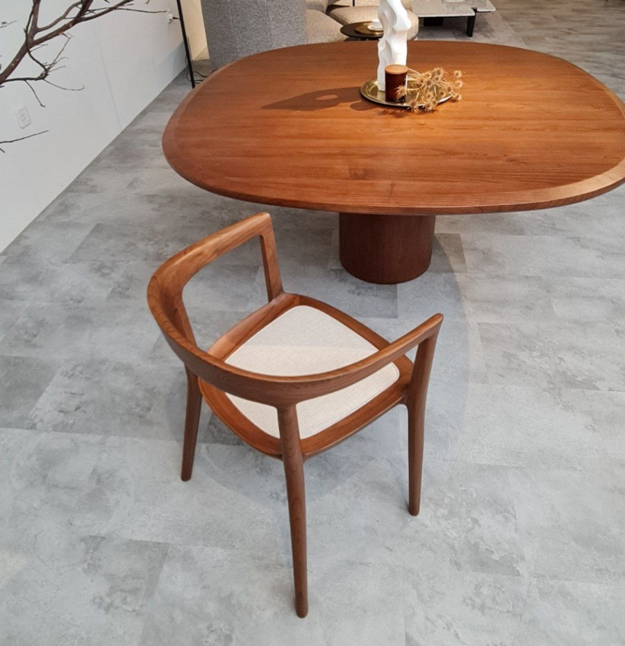 MILLER ARM DINING CHAIR