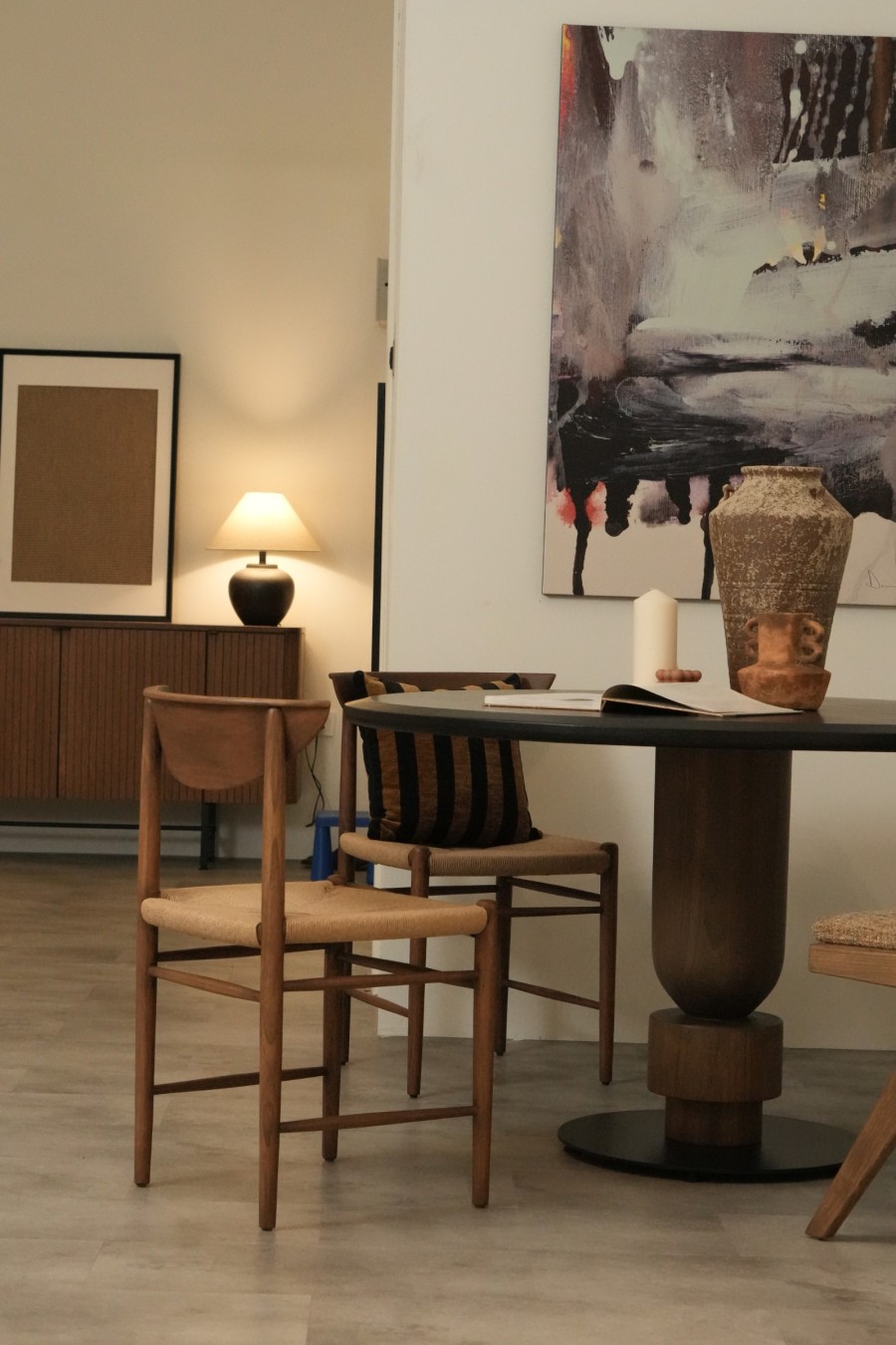 HASU DINING TABLE