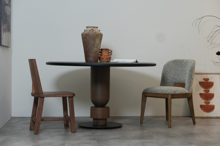 HASU DINING TABLE