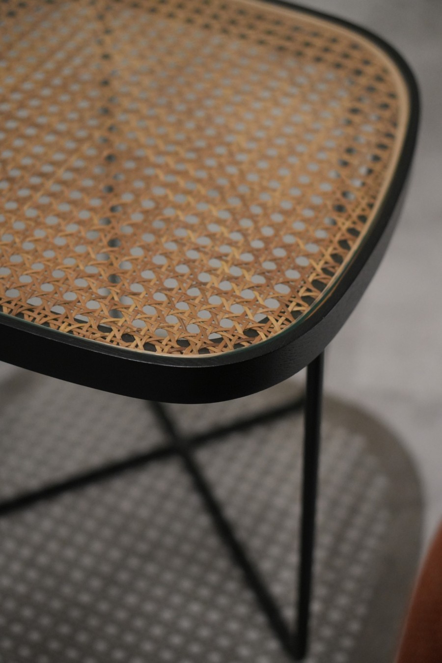 NOOI SIDE TABLE 