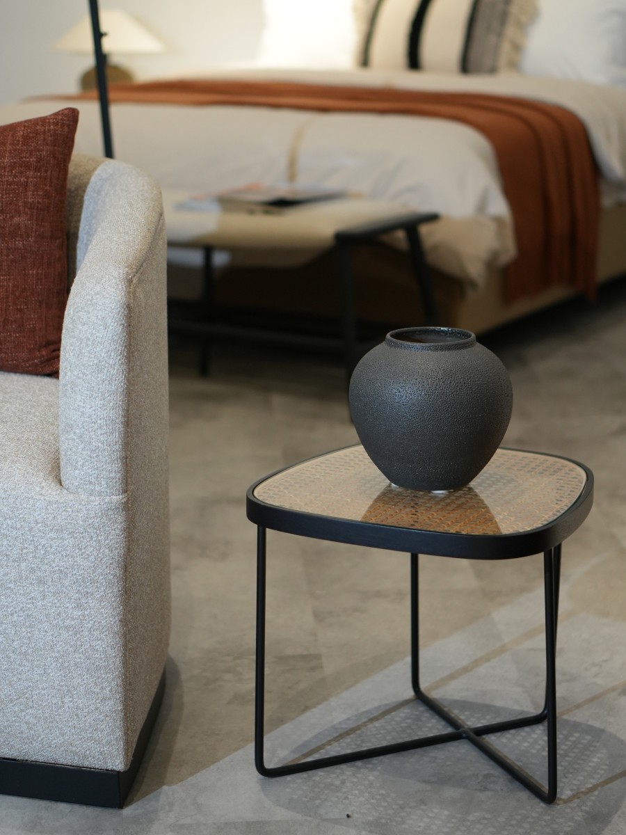NOOI SIDE TABLE 