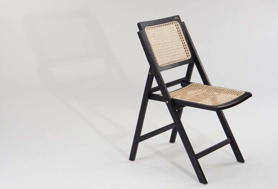BETIK FOLDABLE CHAIR