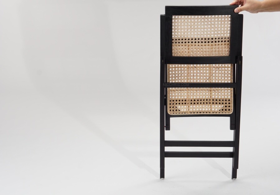 BETIK FOLDABLE CHAIR