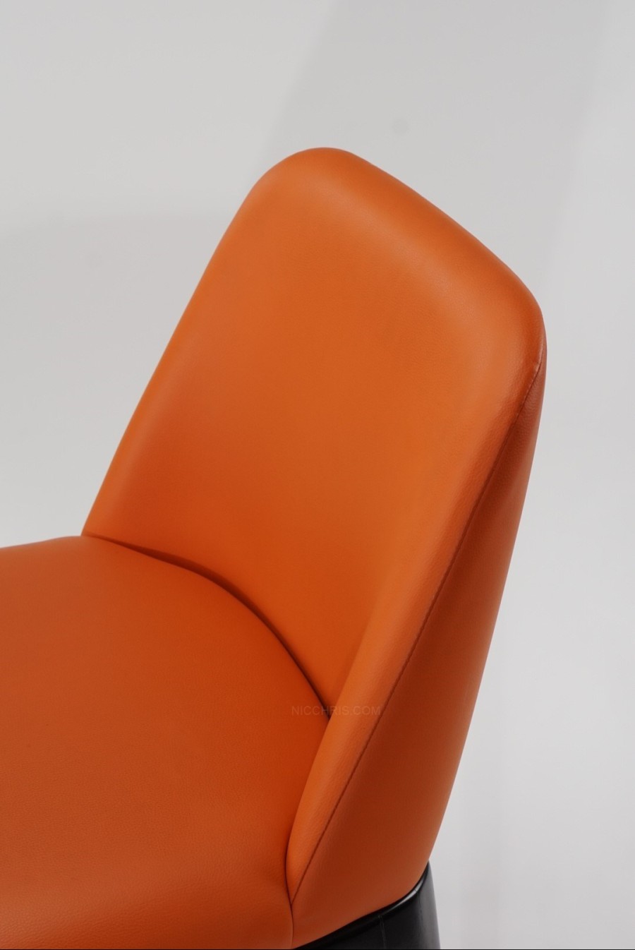 MANNER DINING CHAIR