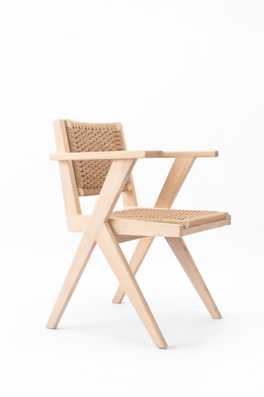 JOOT ARM DINING CHAIR