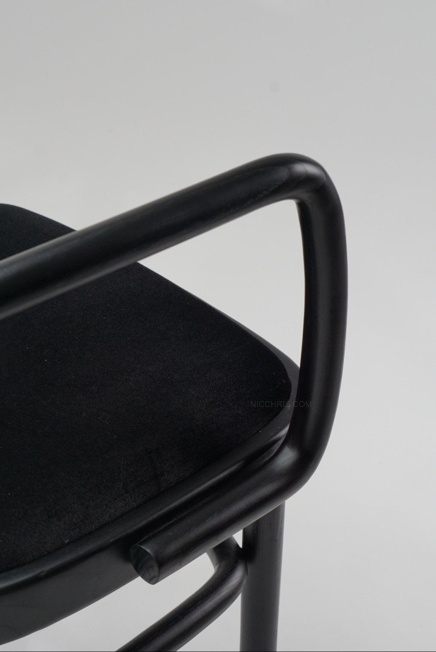 NICO ARM DINING CHAIR