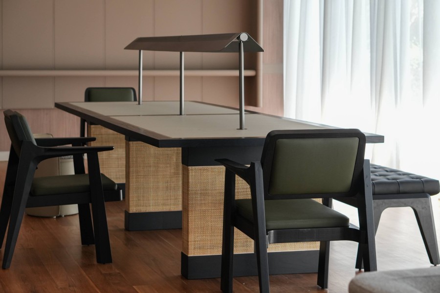 YORU ARM CHAIR DINING