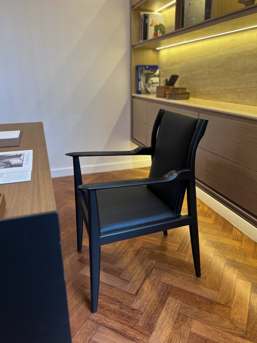 VIN ARM DINING CHAIR