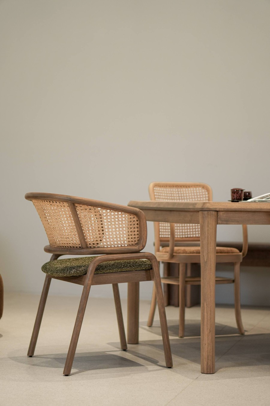 BELLY RATTAN DINING CHAIR