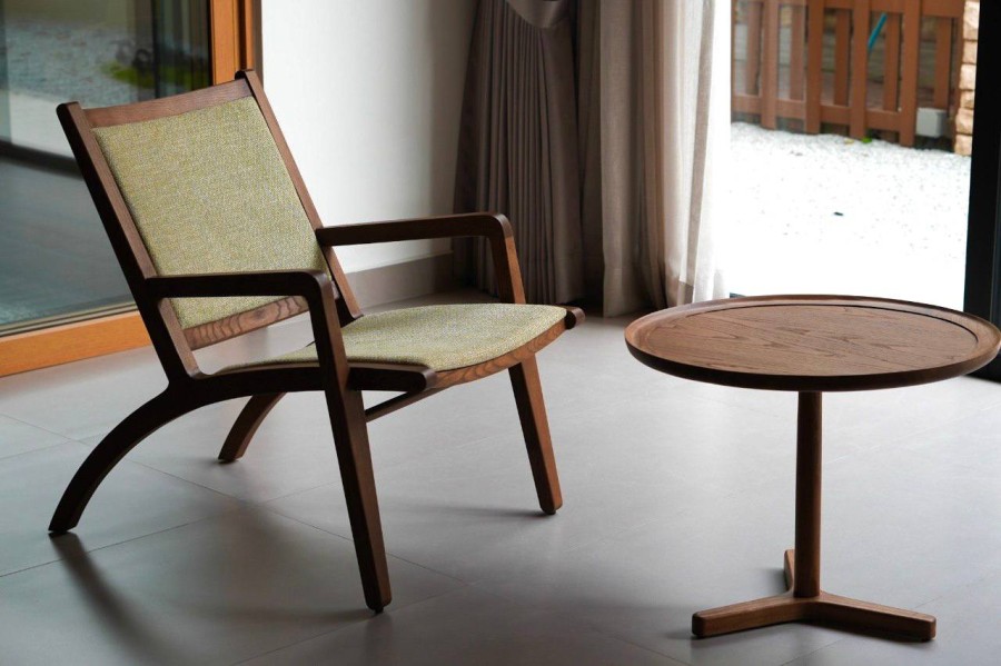 SABA LOUNGE CHAIR
