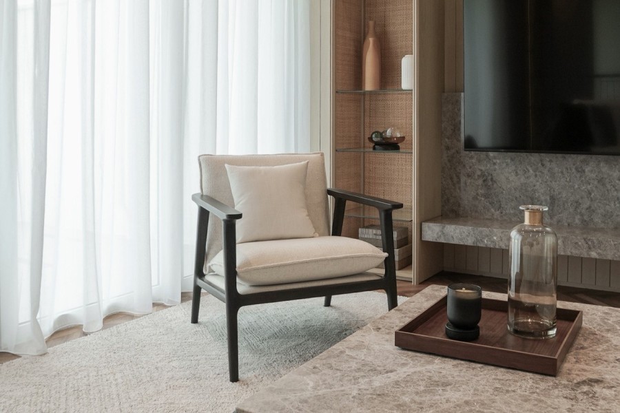 CASCADE LOUNGE CHAIR