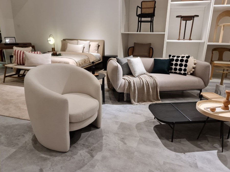 BALLY LOUNGE CHAIR