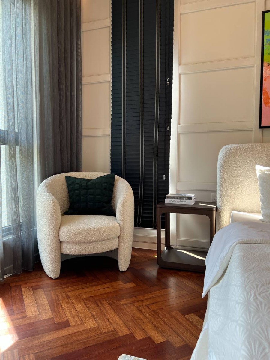 BALLY LOUNGE CHAIR