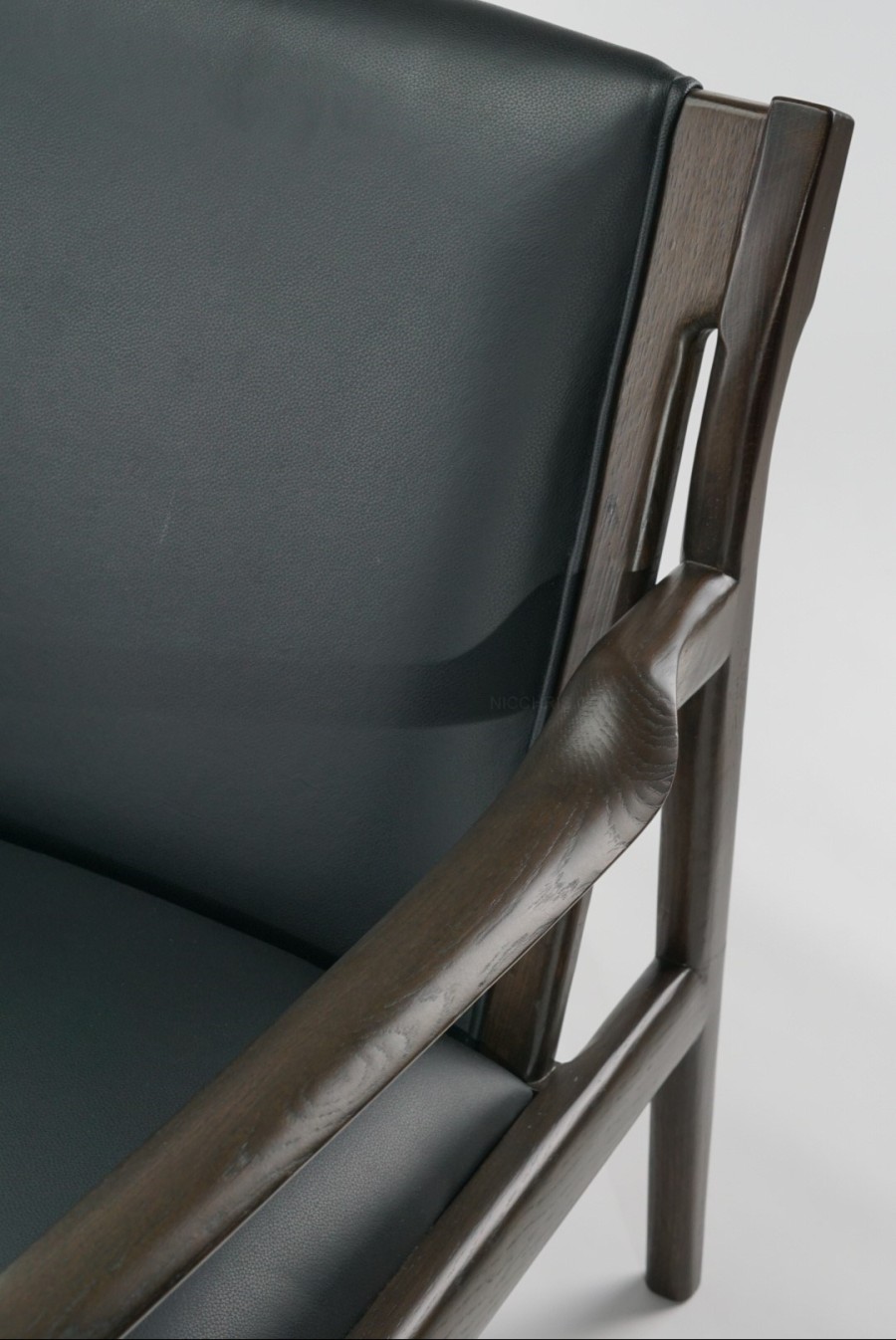VIN LOUNGE CHAIR