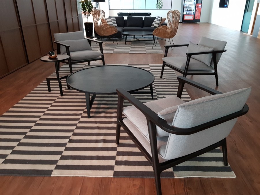 CASCADE LOUNGE CHAIR