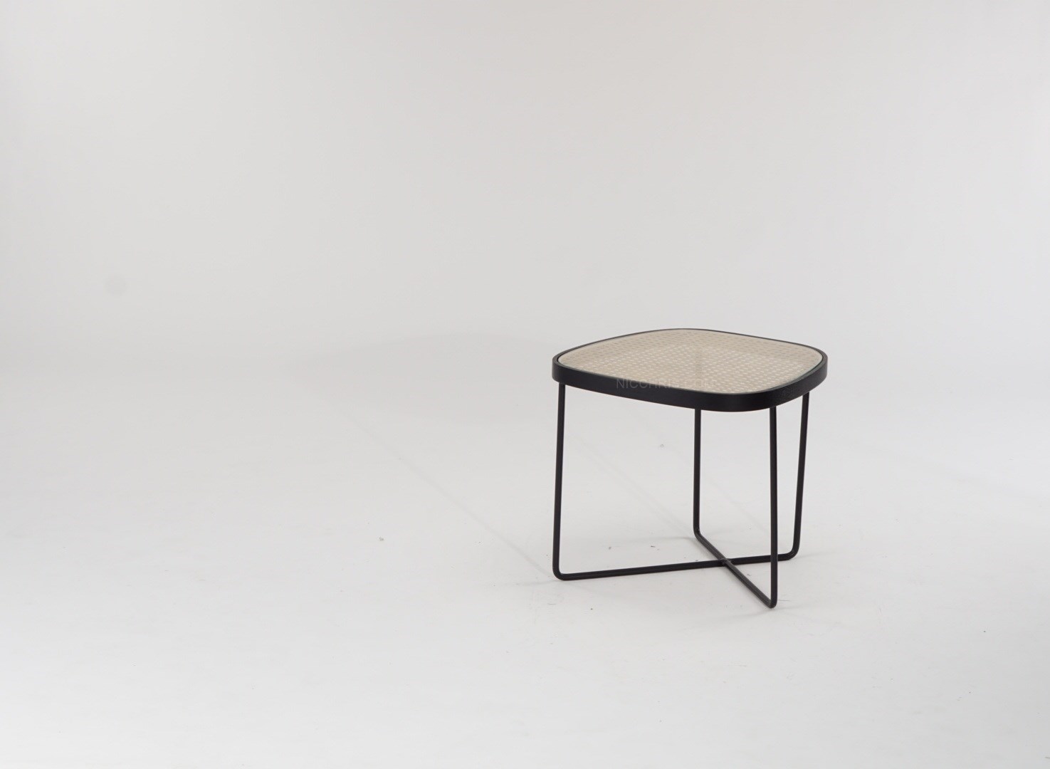 8 Innovative Small Side Tables - NOOI Side table